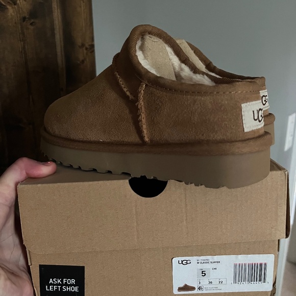 Ugg slippers size 5 - Picture 1 of 1